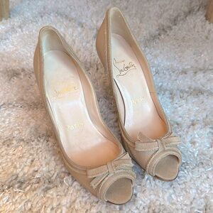 Lou Boutin beige heels